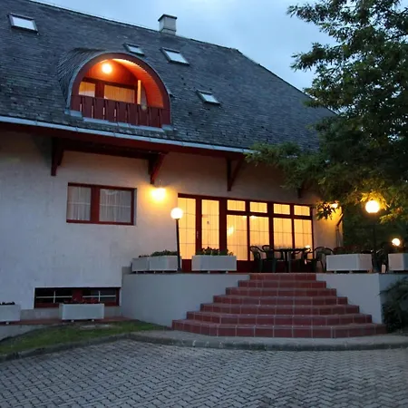 Galagonya I. Ii. 3* Balatongyörök