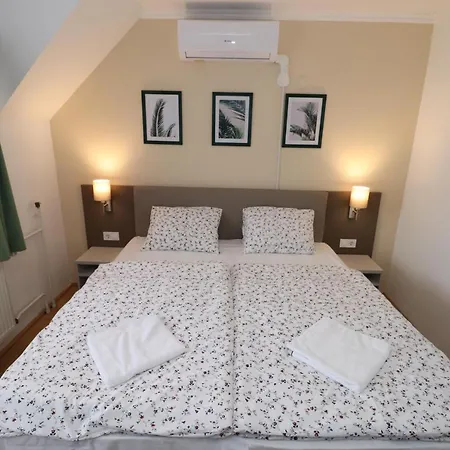 Galagonya I. Ii. 3* Balatongyörök