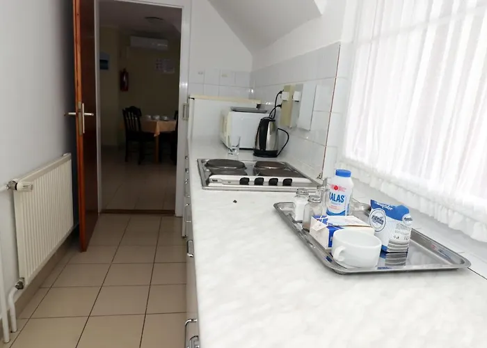 Gasthuis Galagonya I. Ii. 3*