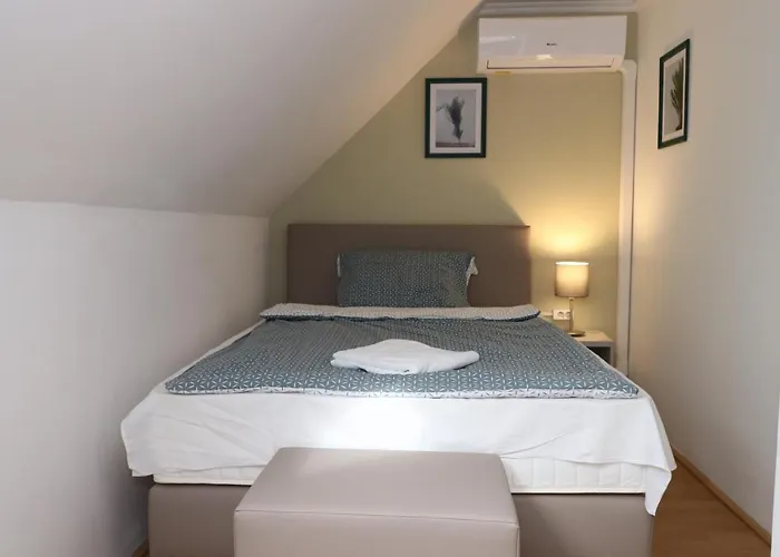 Gasthuis Galagonya I. Ii. 3*